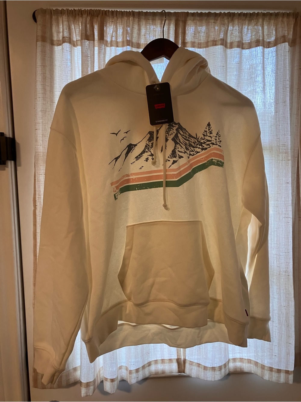 Levi's Women’s Cream Mountain Graphic Hoodie NWT